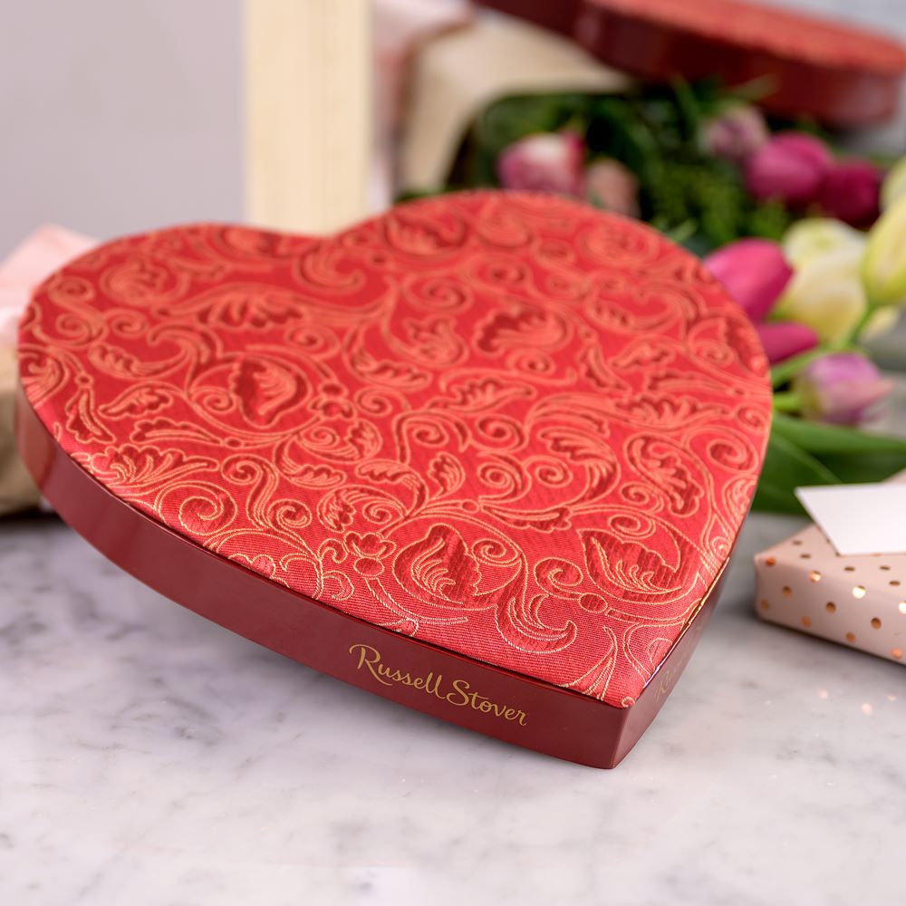 Russell Stover Valentine's Day Satin Heart Pecan Delights Milk Chocolate Gift Box, 7.2 oz. (≈ 8 Pieces)